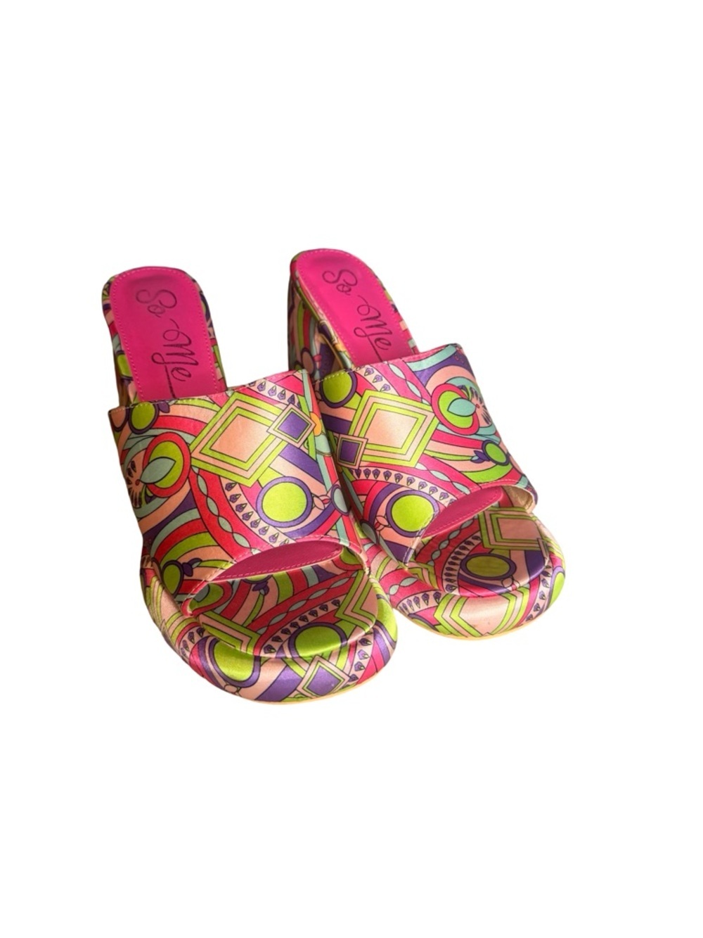 So Me Vintage geometric designed. Block open toe chunky mule slide in size 10